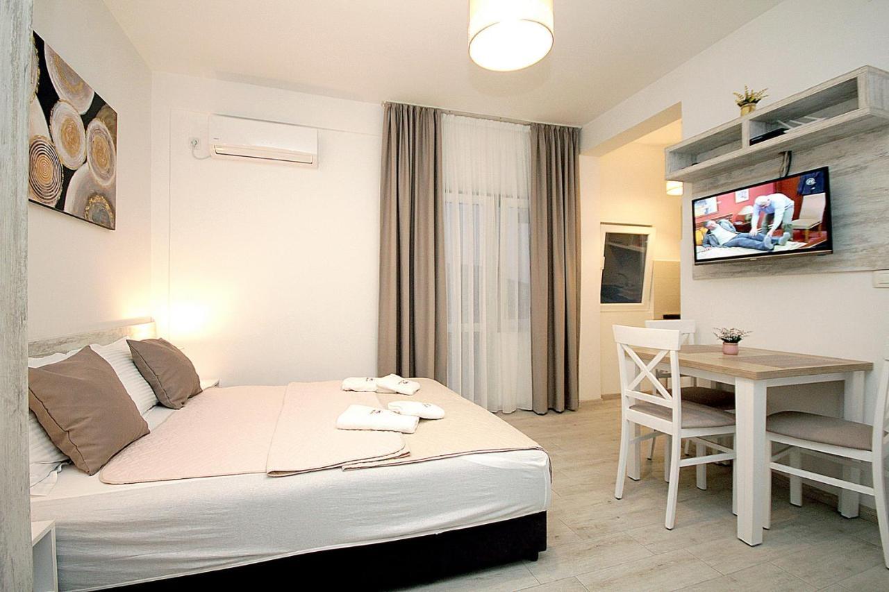 Apartments Saric บาร์ ภายนอก รูปภาพ