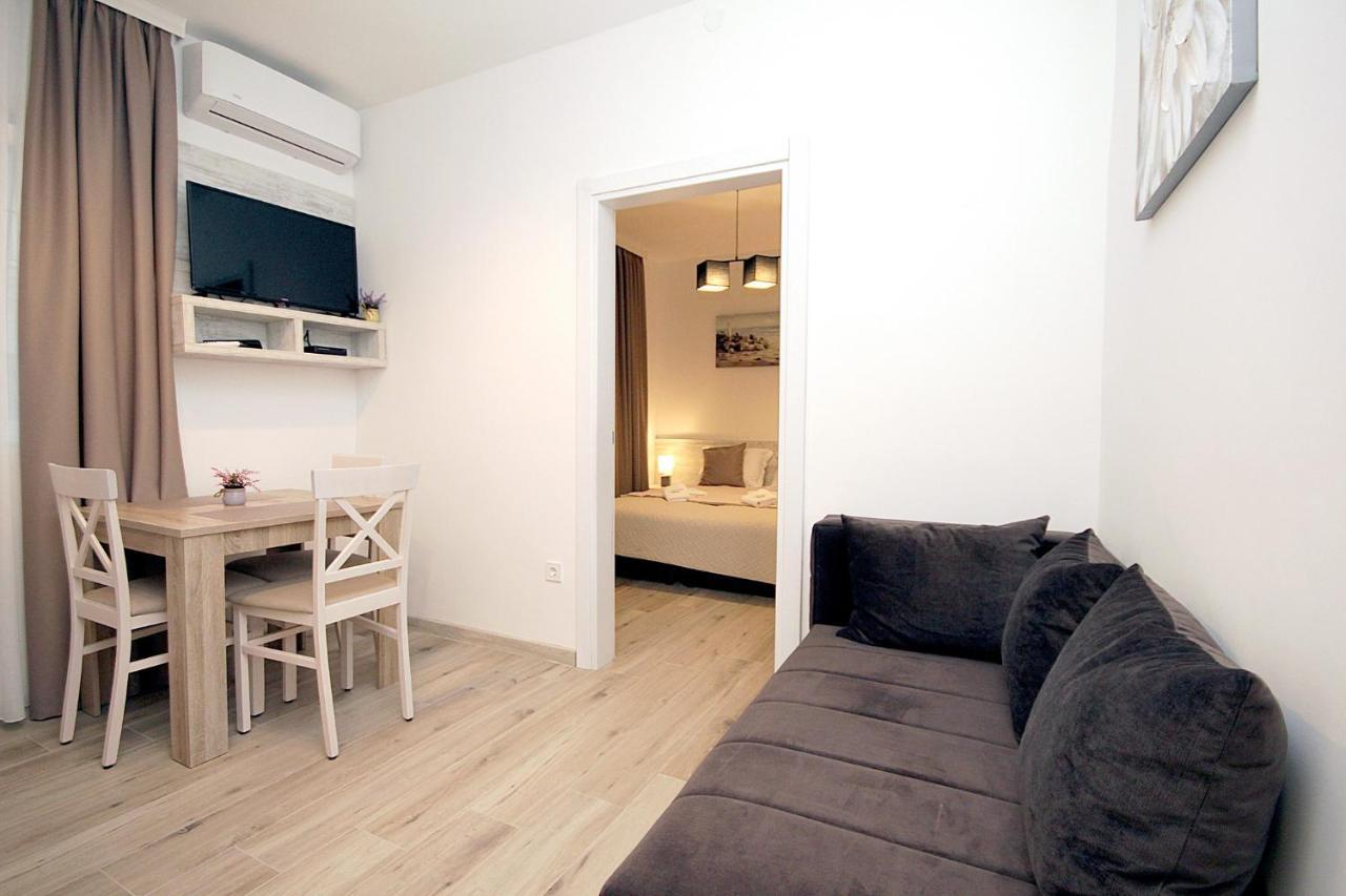 Apartments Saric บาร์ ภายนอก รูปภาพ