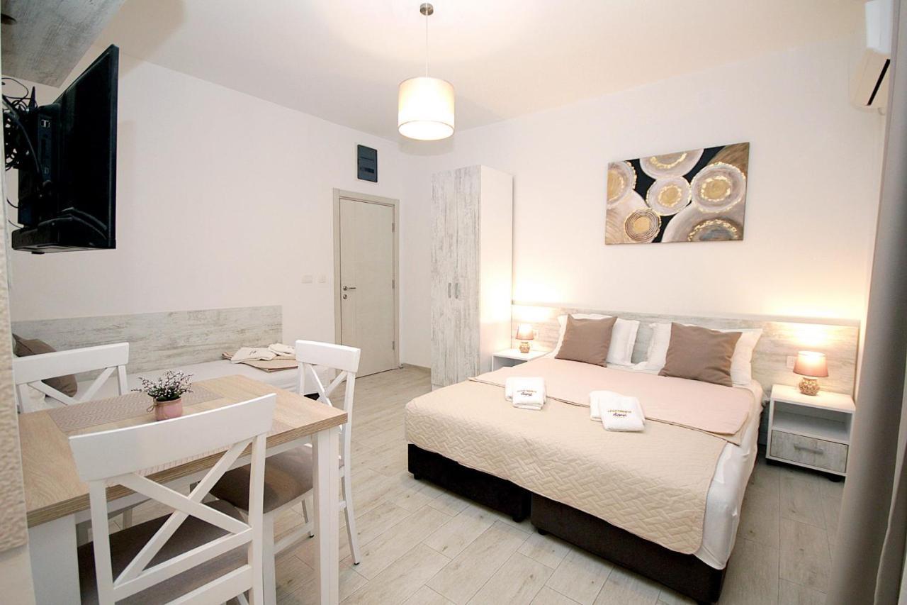 Apartments Saric บาร์ ภายนอก รูปภาพ