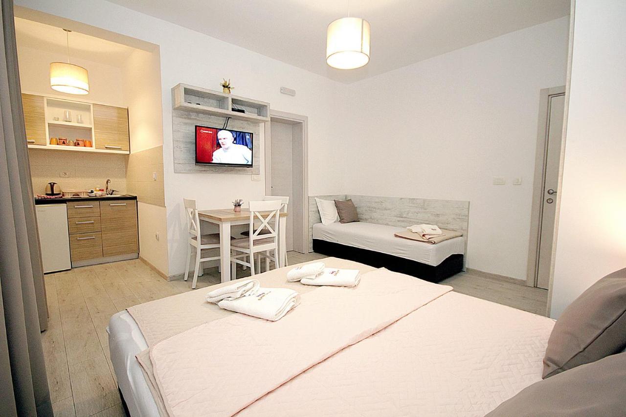 Apartments Saric บาร์ ภายนอก รูปภาพ