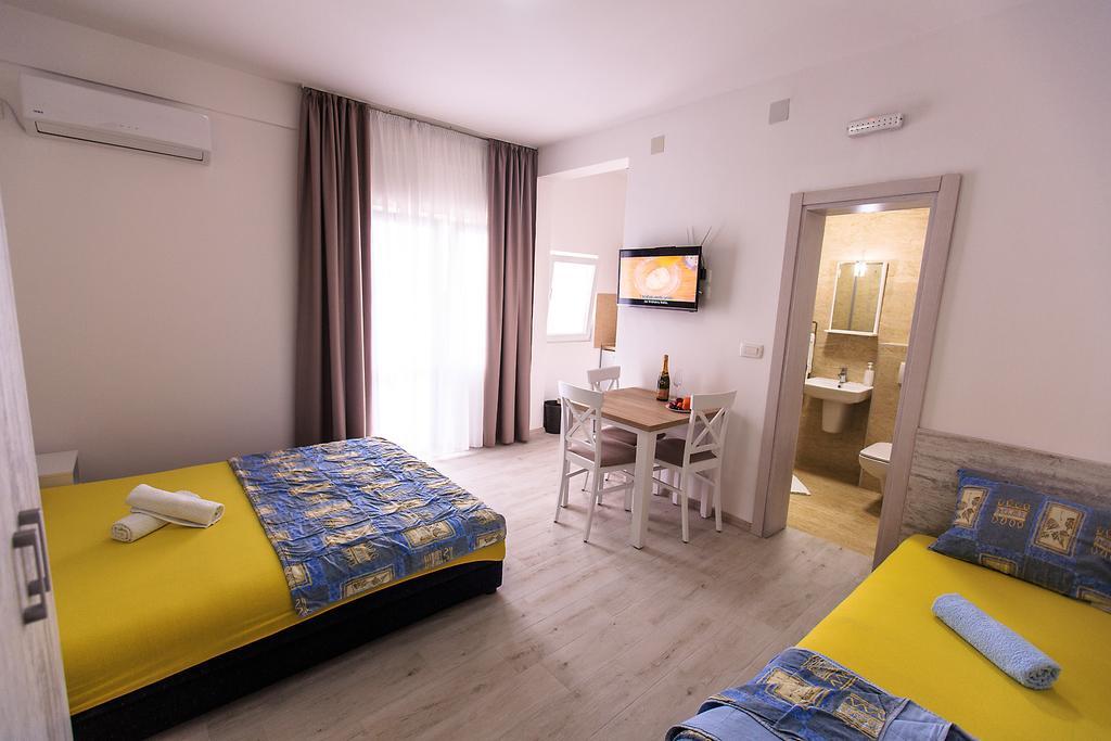 Apartments Saric บาร์ ภายนอก รูปภาพ