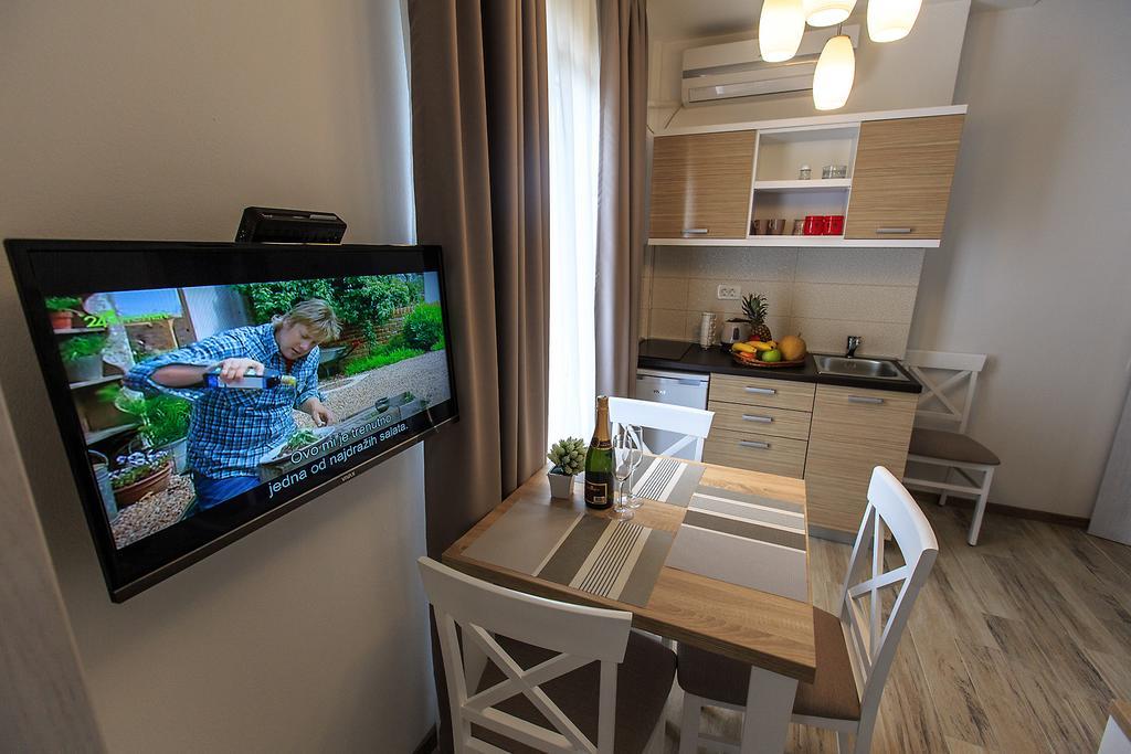 Apartments Saric บาร์ ภายนอก รูปภาพ
